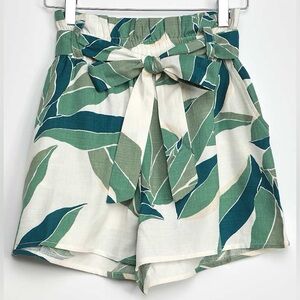 NWOT Kiss the Wind White and Green Print Paper Bag Waist Shorts Billabong Medium